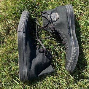 men’s all star converse size 10 all black